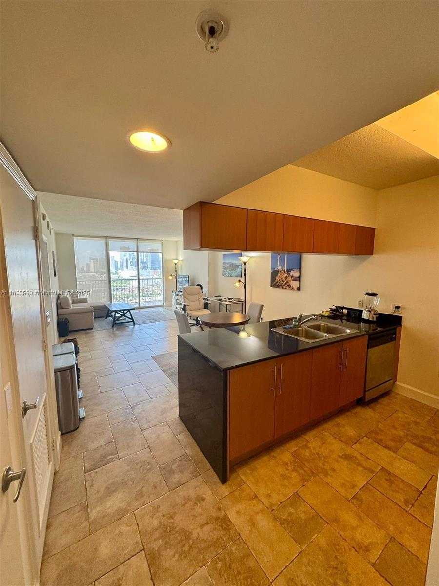 Small Image of 1750 NORTH BAYSHORE DR #2406, Miami Number 2