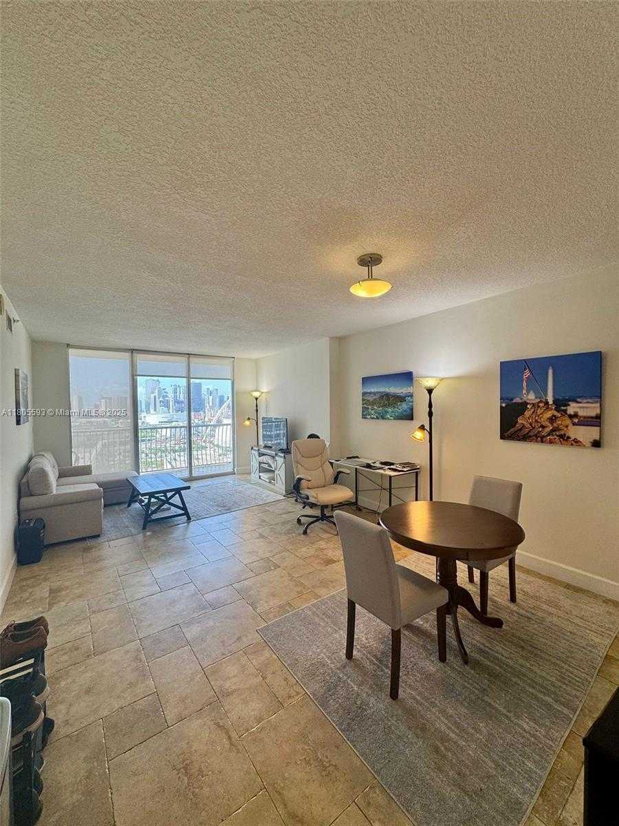 Small Image of 1750 NORTH BAYSHORE DR #2406, Miami Number 4