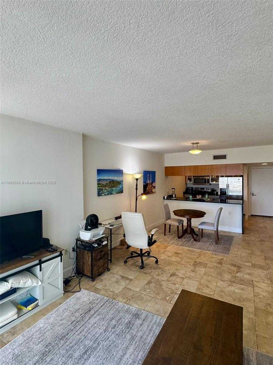 Small Image of 1750 NORTH BAYSHORE DR #2406, Miami Number 5