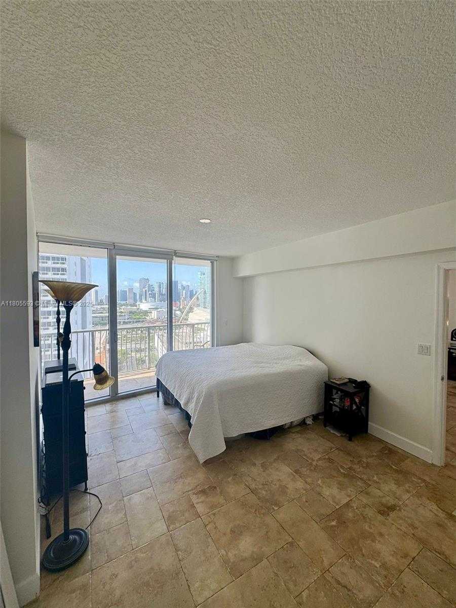 Small Image of 1750 NORTH BAYSHORE DR #2406, Miami Number 8