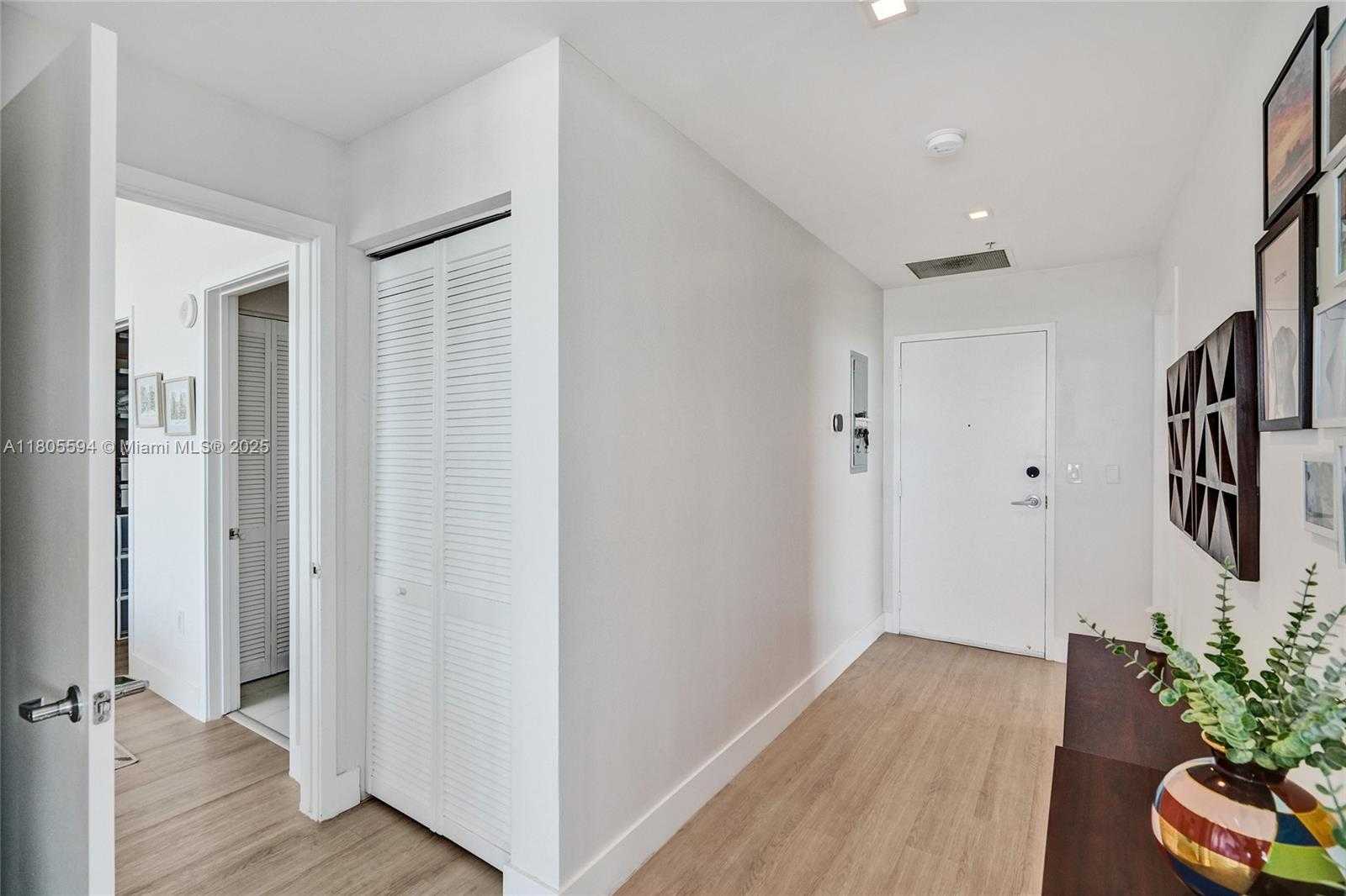 Small Image of 3470 EAST COAST AVE #H2704, Miami Number 19
