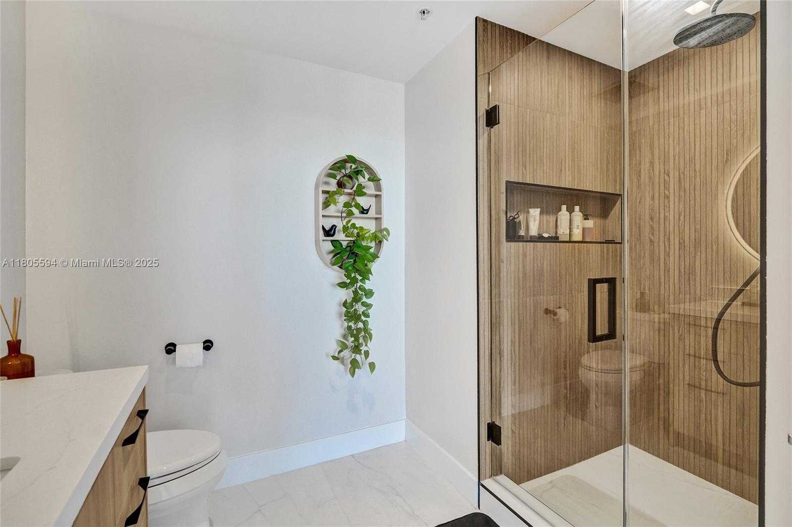 Small Image of 3470 EAST COAST AVE #H2704, Miami Number 26