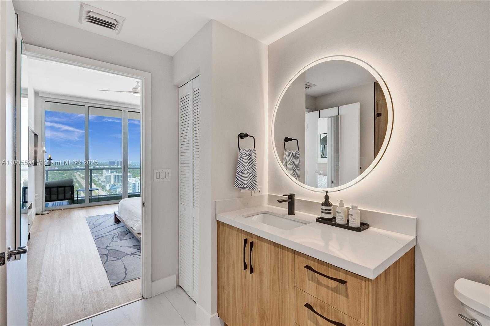 Small Image of 3470 EAST COAST AVE #H2704, Miami Number 27