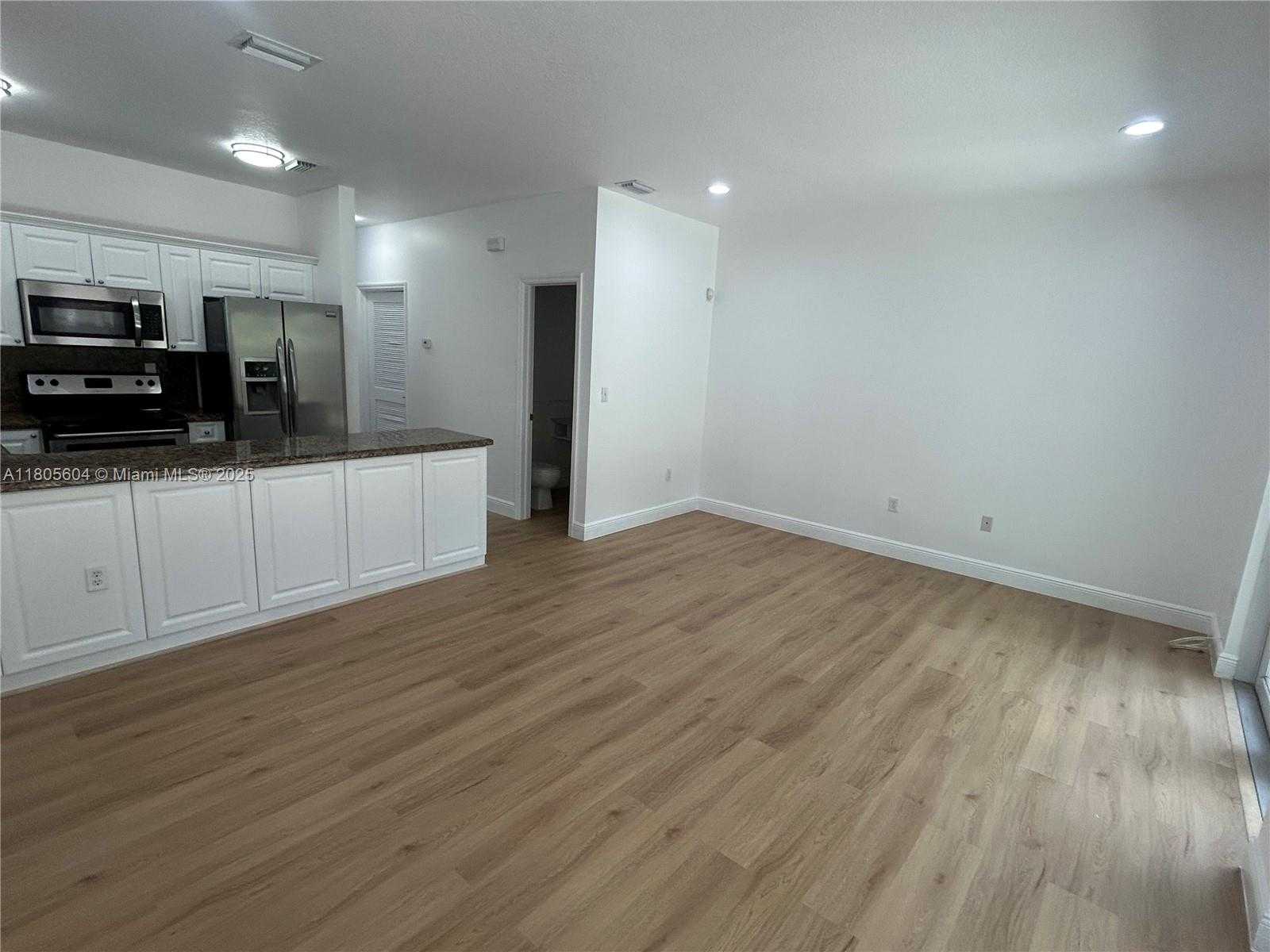 Small Image of 3144 NEW YORK ST #3144, Miami Number 11