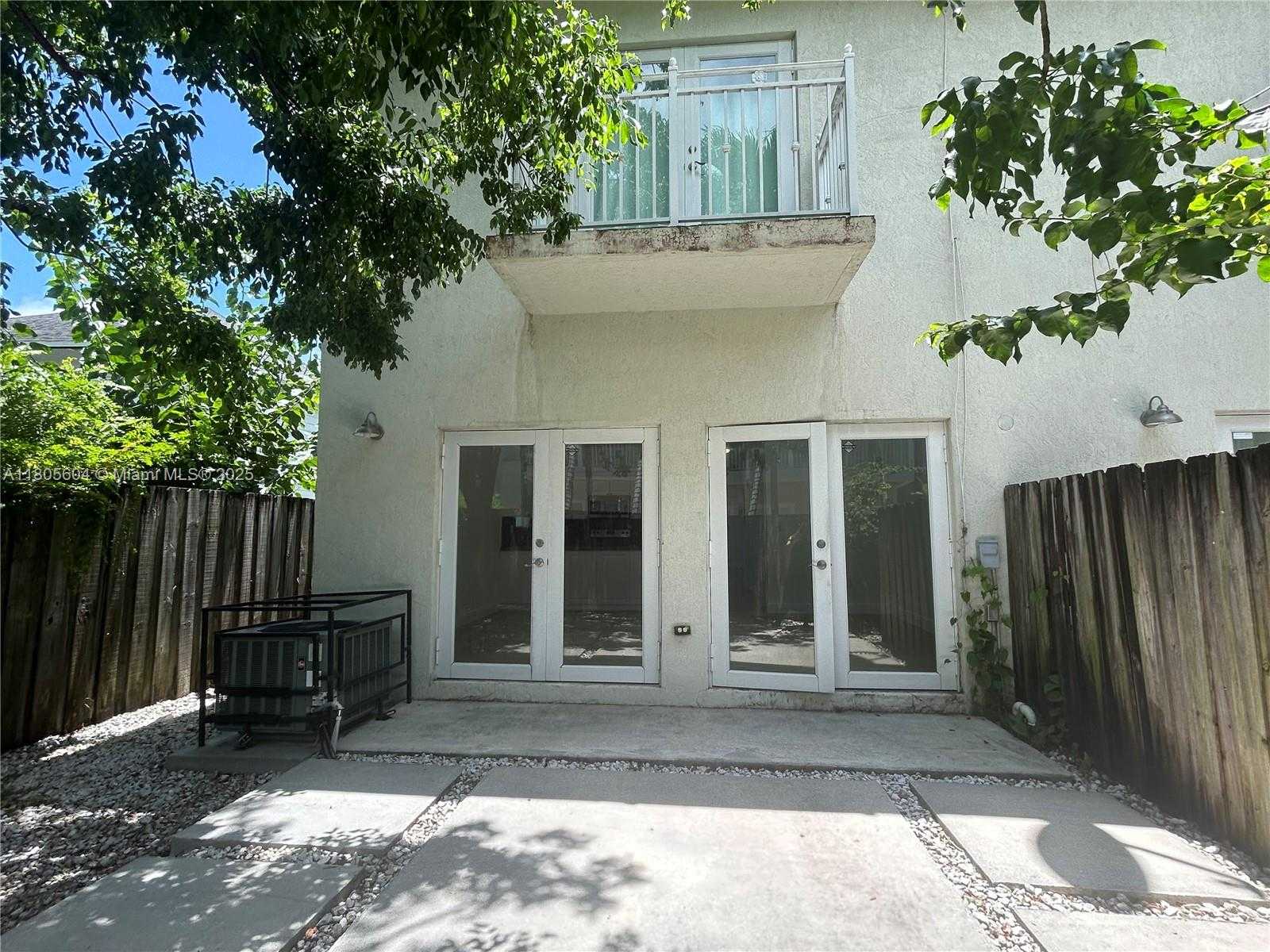 Small Image of 3144 NEW YORK ST #3144, Miami Number 15