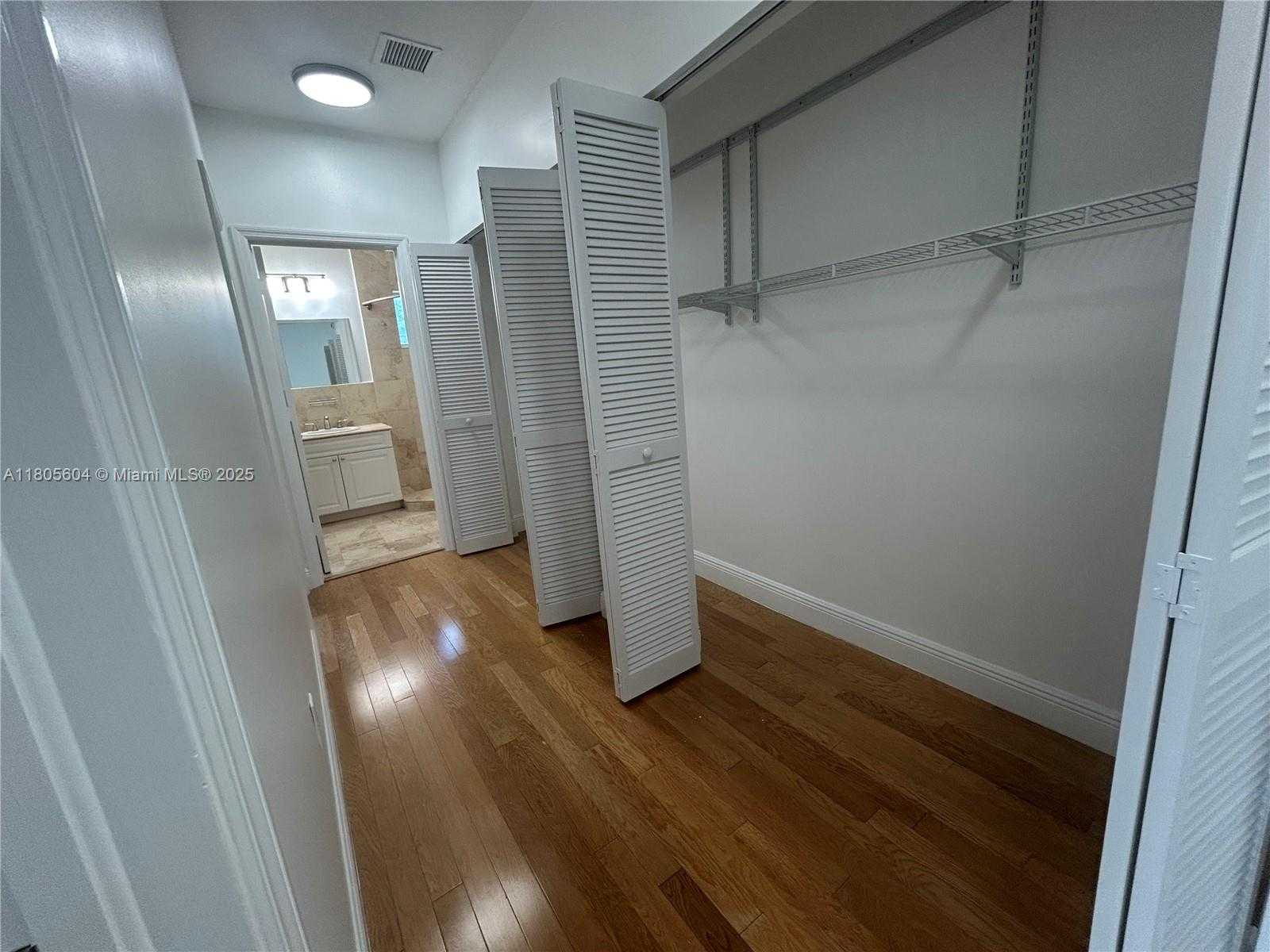 Small Image of 3144 NEW YORK ST #3144, Miami Number 21