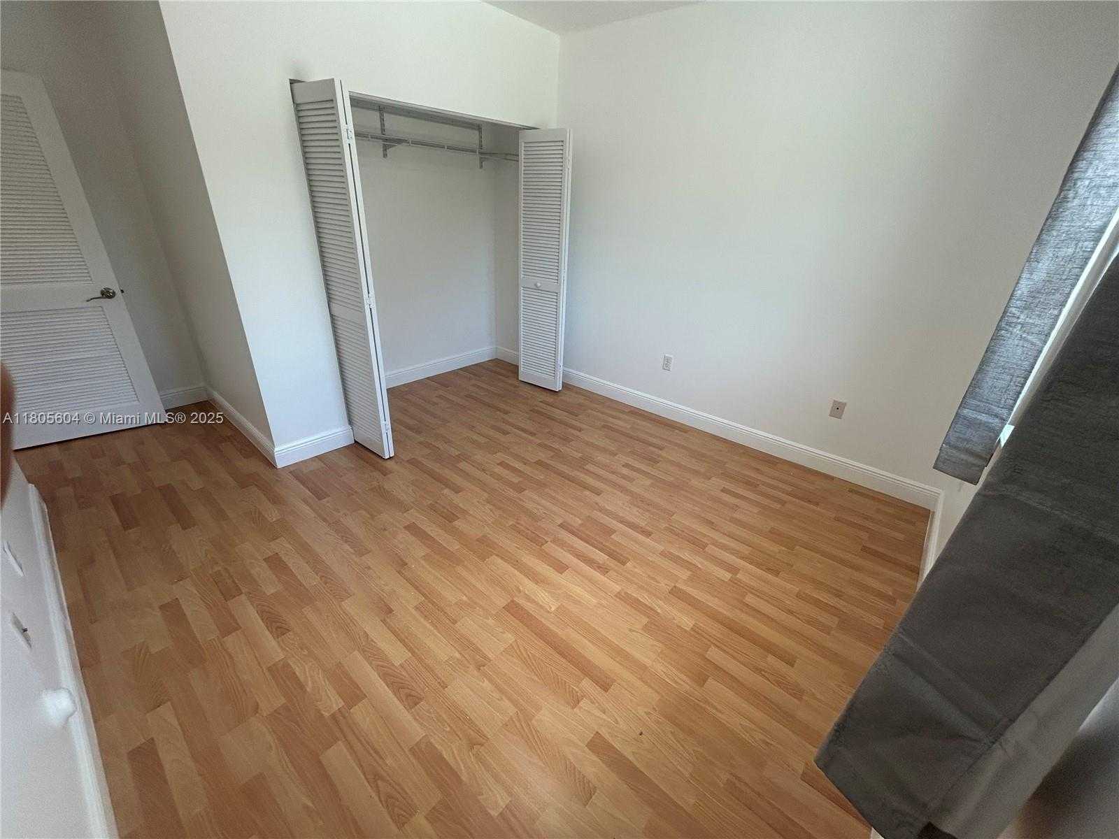 Small Image of 3144 NEW YORK ST #3144, Miami Number 23