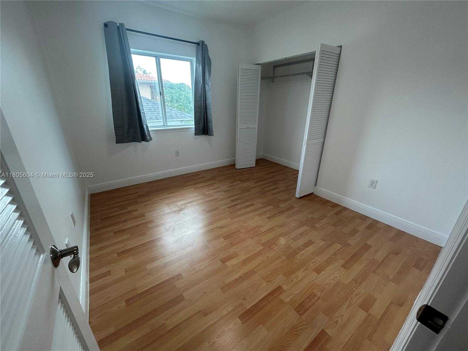 Small Image of 3144 NEW YORK ST #3144, Miami Number 35