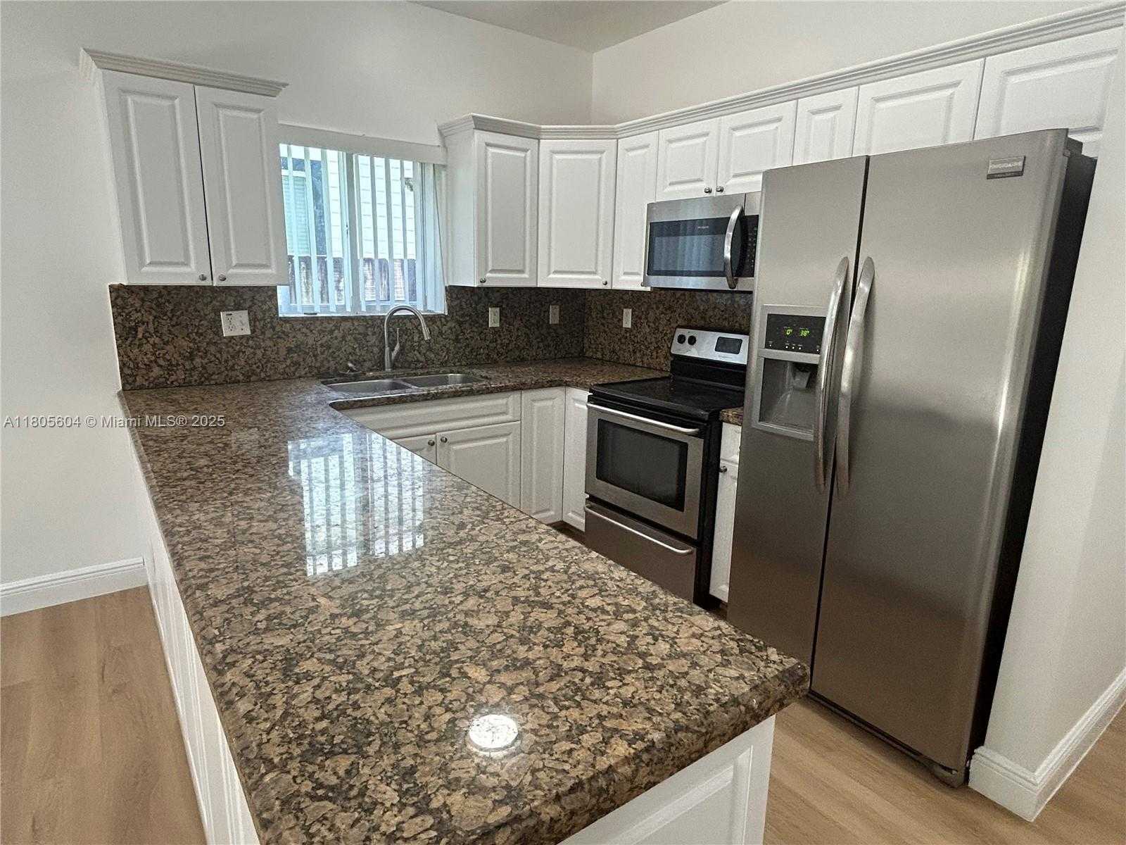 Small Image of 3144 NEW YORK ST #3144, Miami Number 9