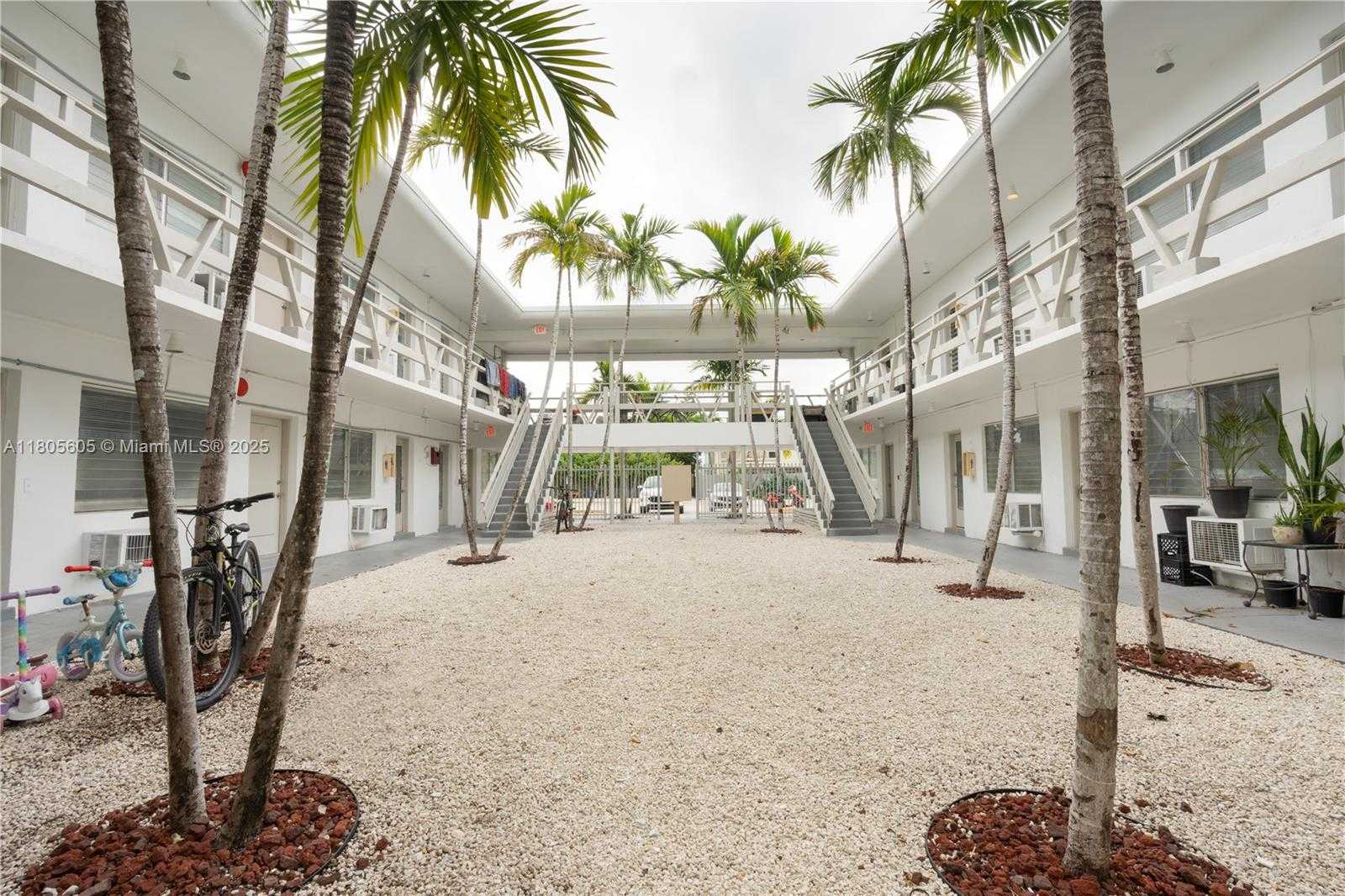 Small Image of 7311 GARY AVE #25, Miami Beach Number 11