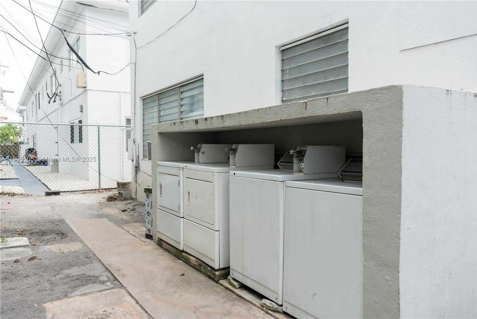 Small Image of 7311 GARY AVE #25, Miami Beach Number 12