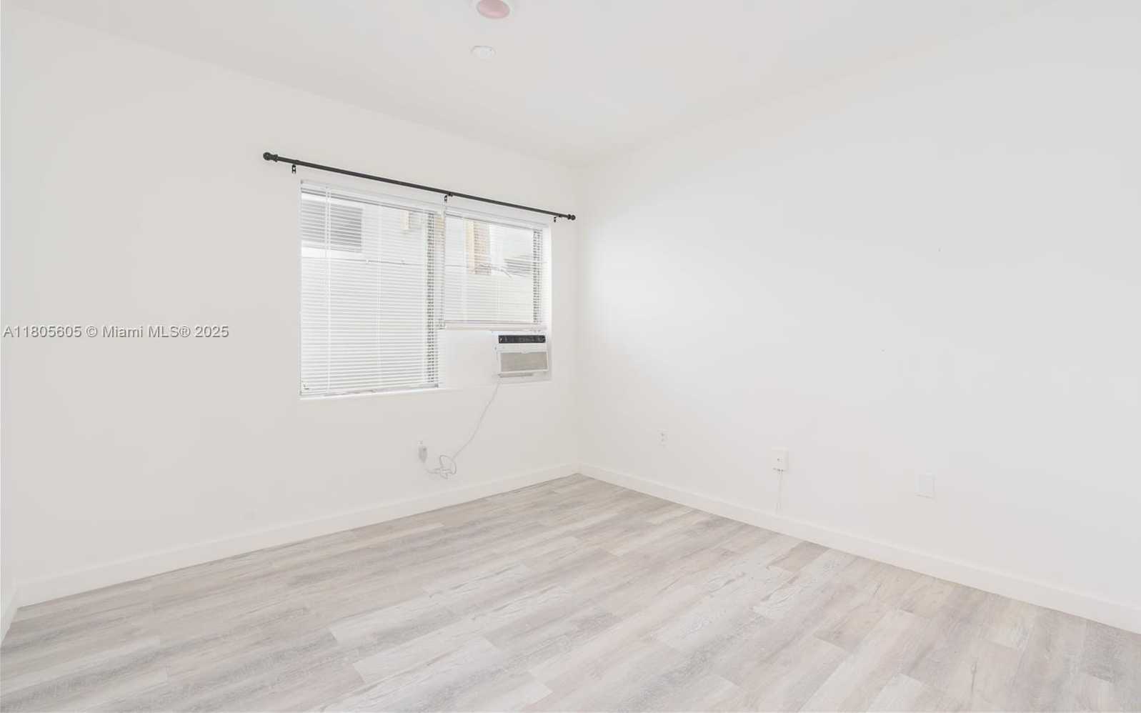 Small Image of 7311 GARY AVE #25, Miami Beach Number 8