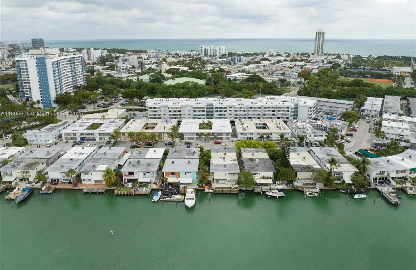 Small Image of 7311 GARY AVE #25, Miami Beach Number 9
