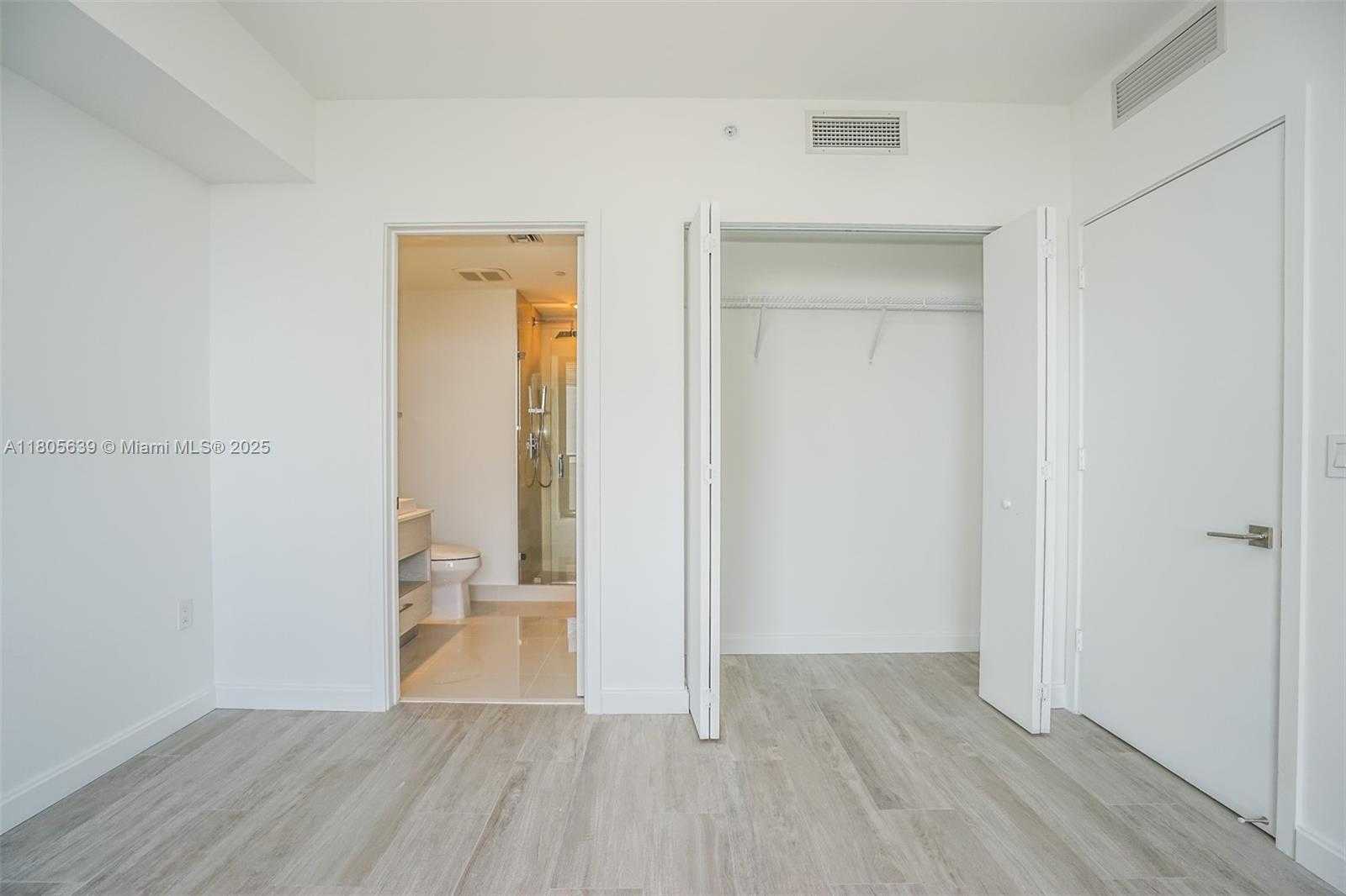 Small Image of 55 #2907, Miami Number 8