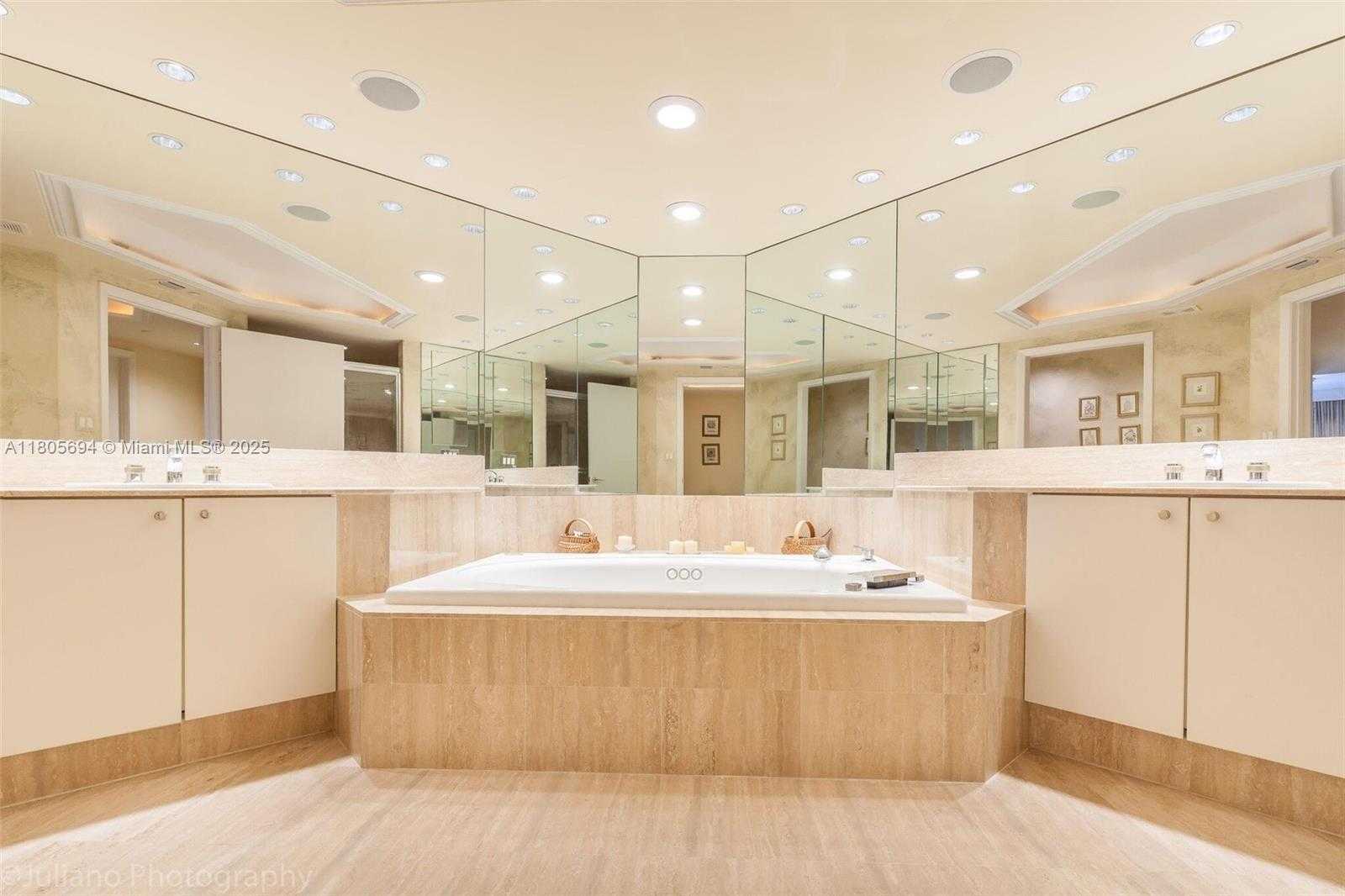 Small Image of 7000 ISLAND BLVD #2504, Aventura Number 15