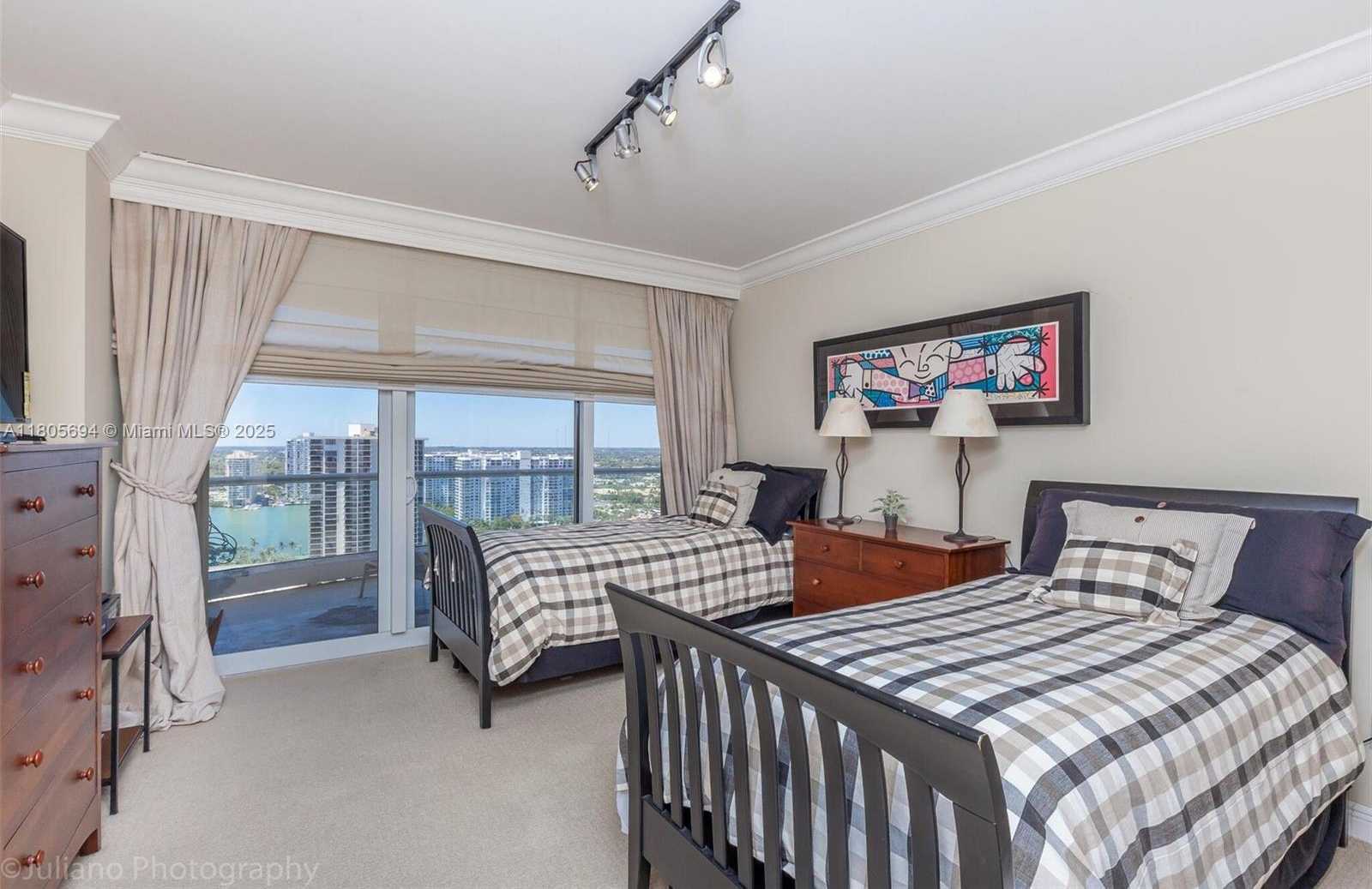 Small Image of 7000 ISLAND BLVD #2504, Aventura Number 20