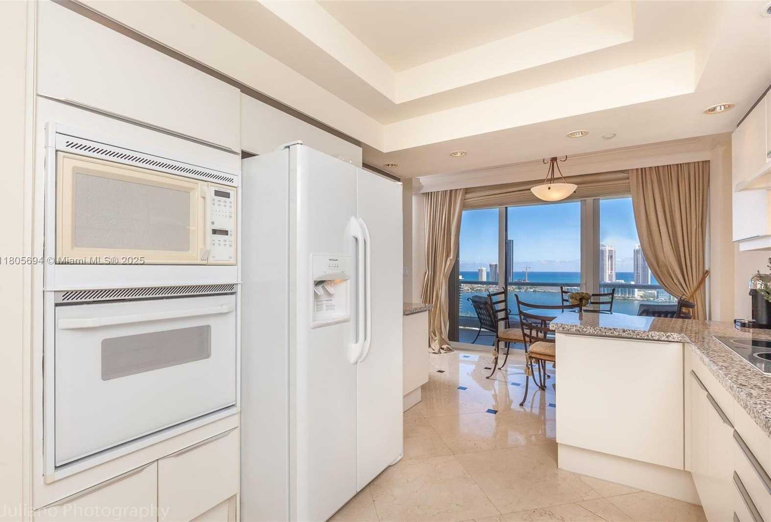 Small Image of 7000 ISLAND BLVD #2504, Aventura Number 24