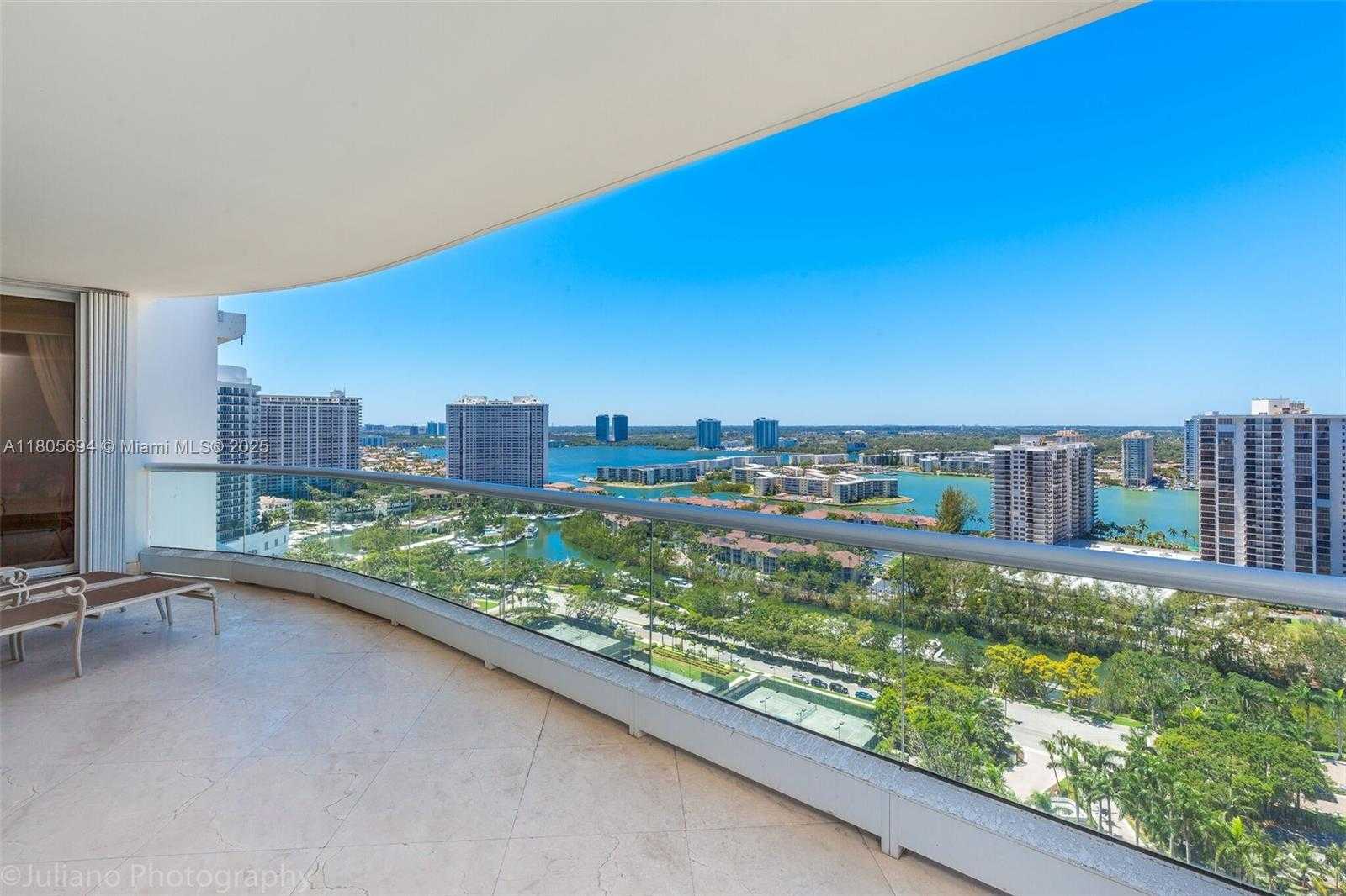 Small Image of 7000 ISLAND BLVD #2504, Aventura Number 6