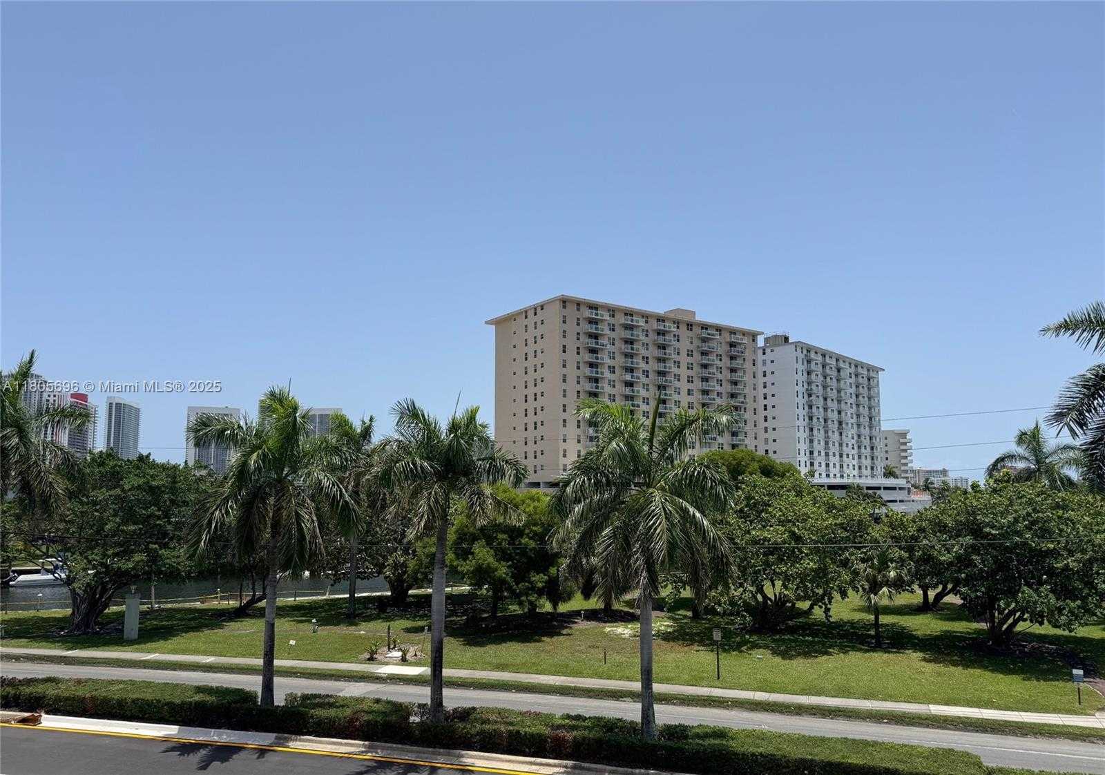 Small Image of 300 LAYNE BLVD #313, Hallandale Beach Number 11