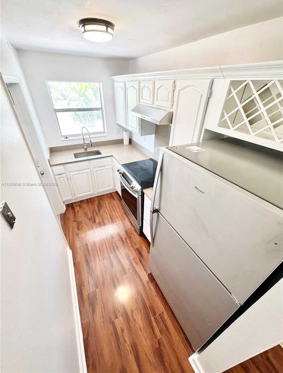 Small Image of 300 LAYNE BLVD #313, Hallandale Beach Number 2