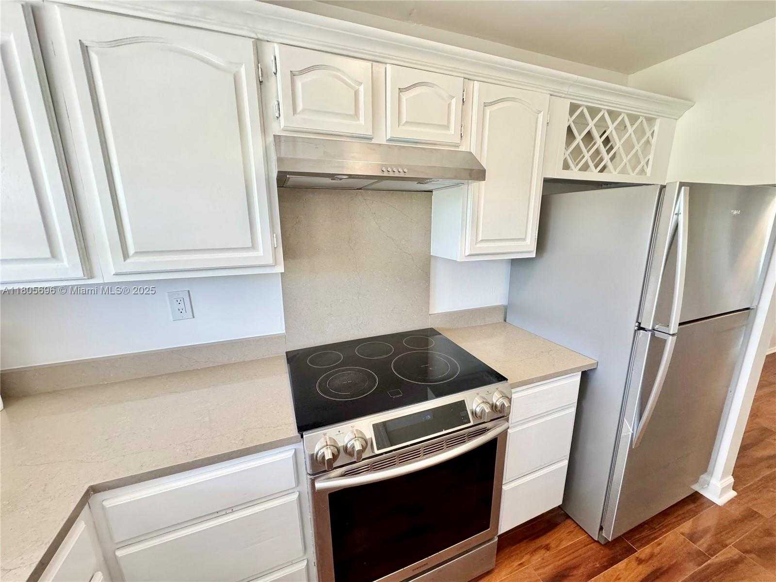 Small Image of 300 LAYNE BLVD #313, Hallandale Beach Number 4
