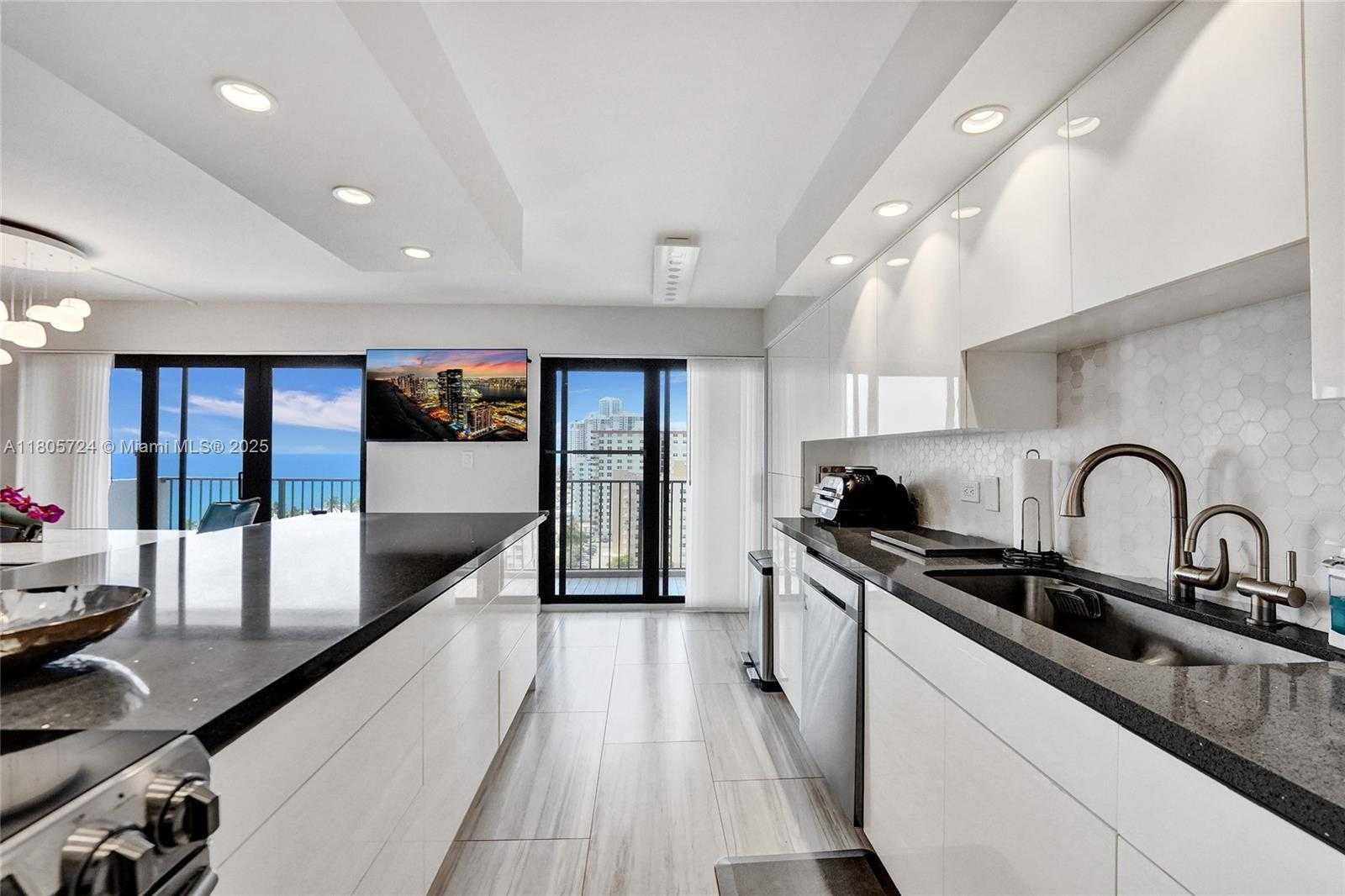 Small Image of 1201 SOUTH OCEAN DR #1408S, Hollywood Number 13