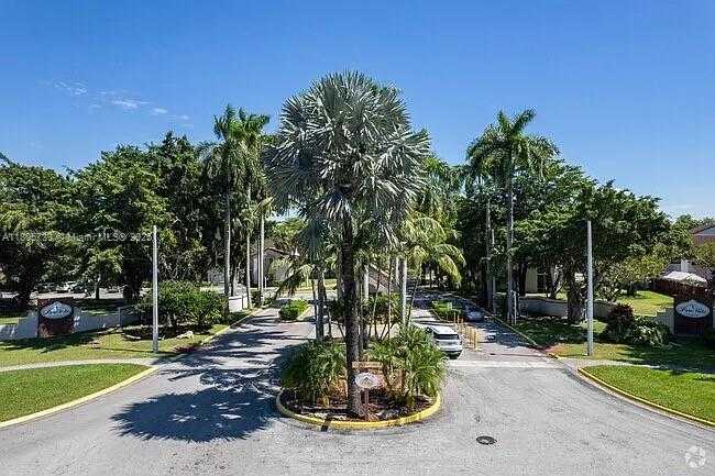 Small Image of 9277 SOUTH WEST 138TH PL #9277, Miami Number 2