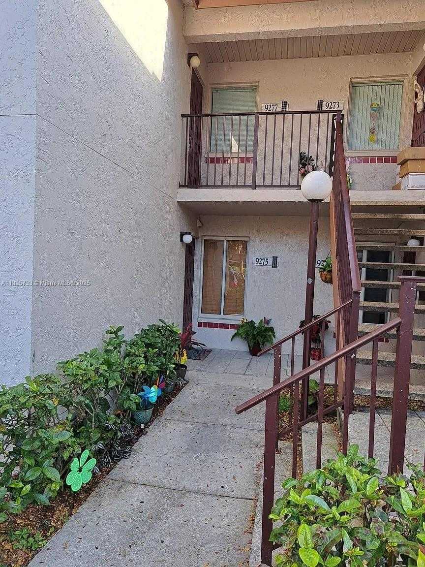 Small Image of 9277 SOUTH WEST 138TH PL #9277, Miami Number 5