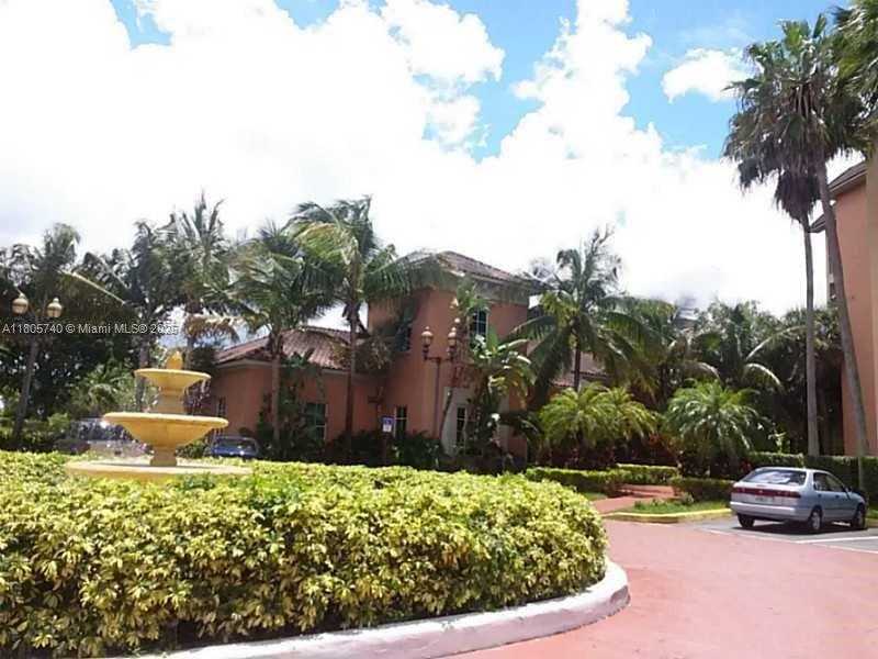 Small Image of 8290 LAKE DR #405, Doral Number 16