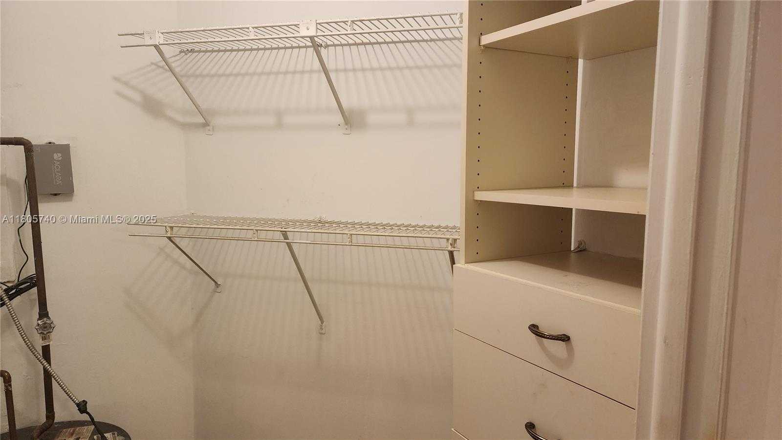 Small Image of 8290 LAKE DR #405, Doral Number 8