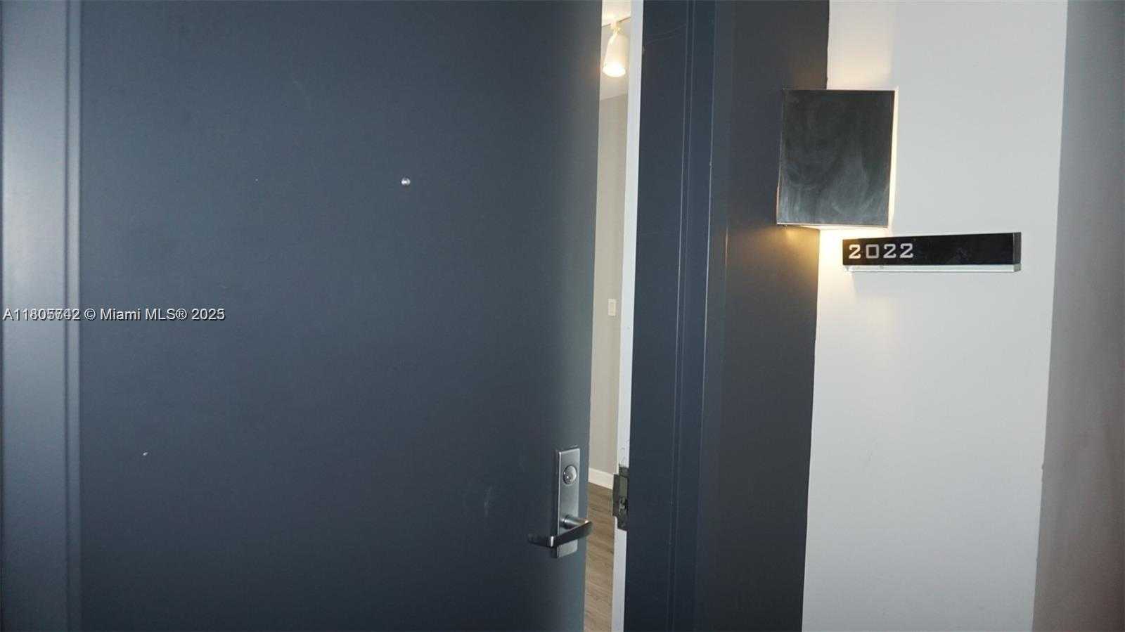 Small Image of 325 SOUTH BISCAYNE BLVD #2022, Miami Number 13