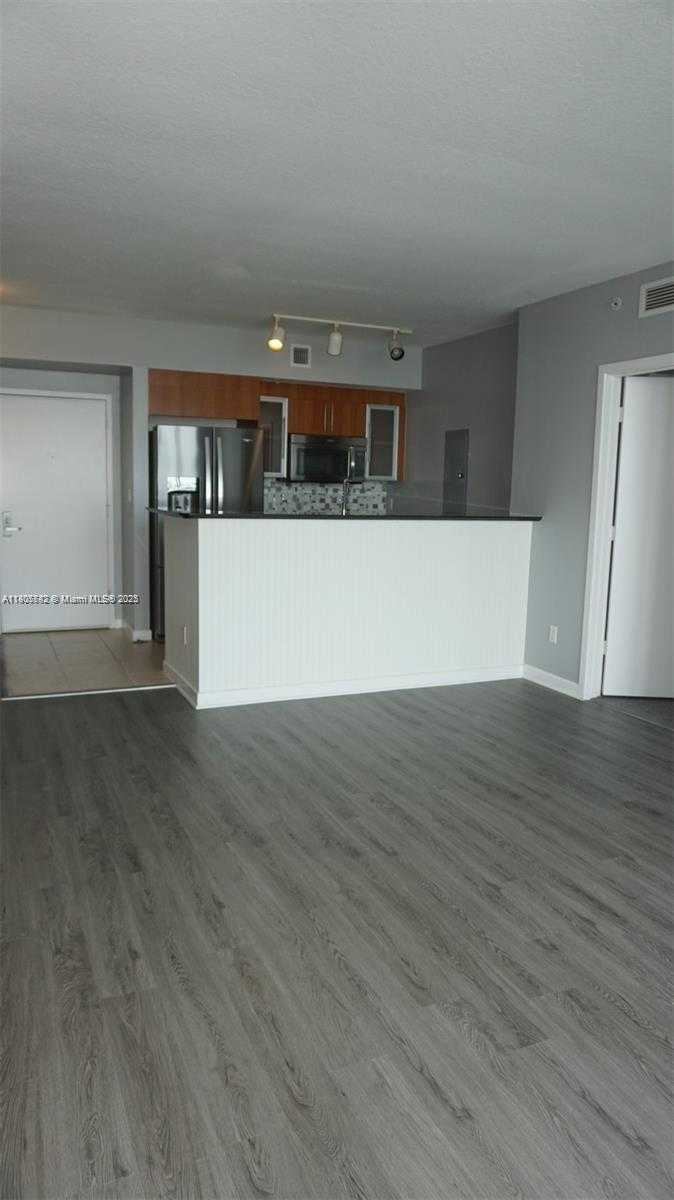Small Image of 325 SOUTH BISCAYNE BLVD #2022, Miami Number 2