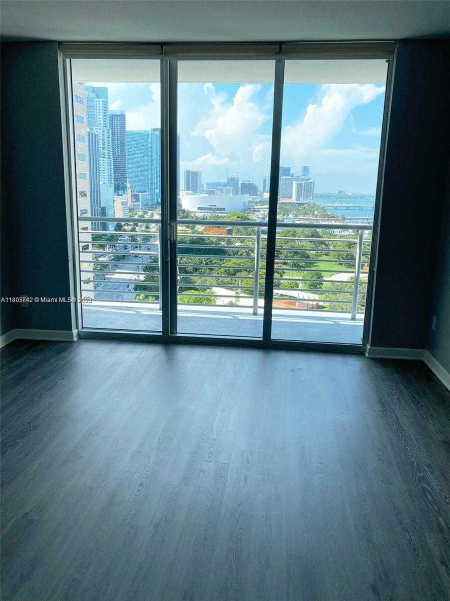 Small Image of 325 SOUTH BISCAYNE BLVD #2022, Miami Number 4