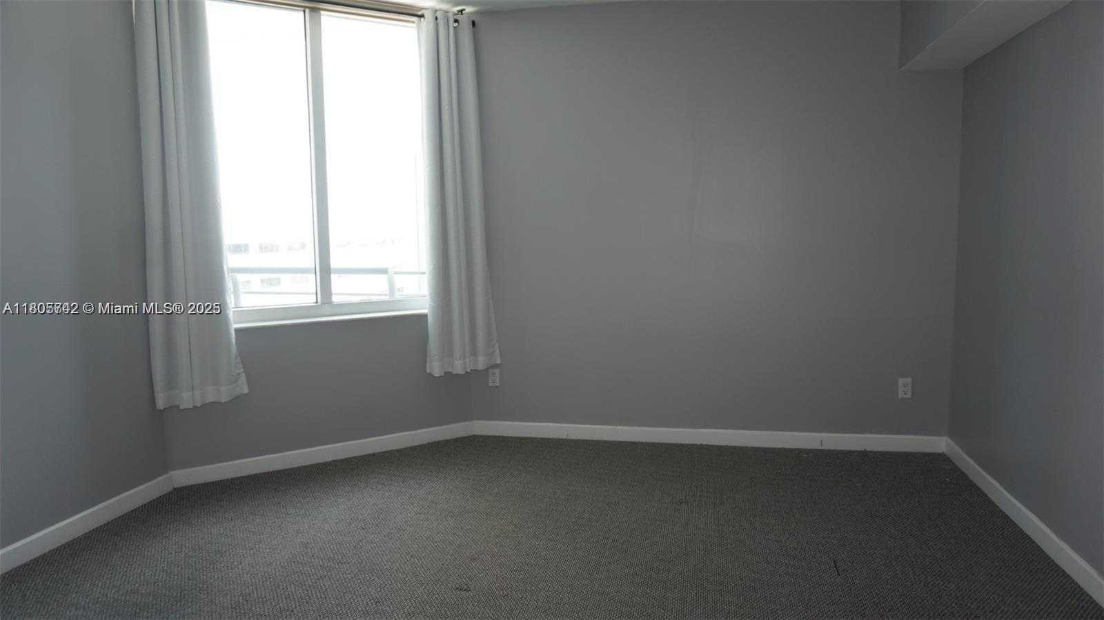 Small Image of 325 SOUTH BISCAYNE BLVD #2022, Miami Number 5