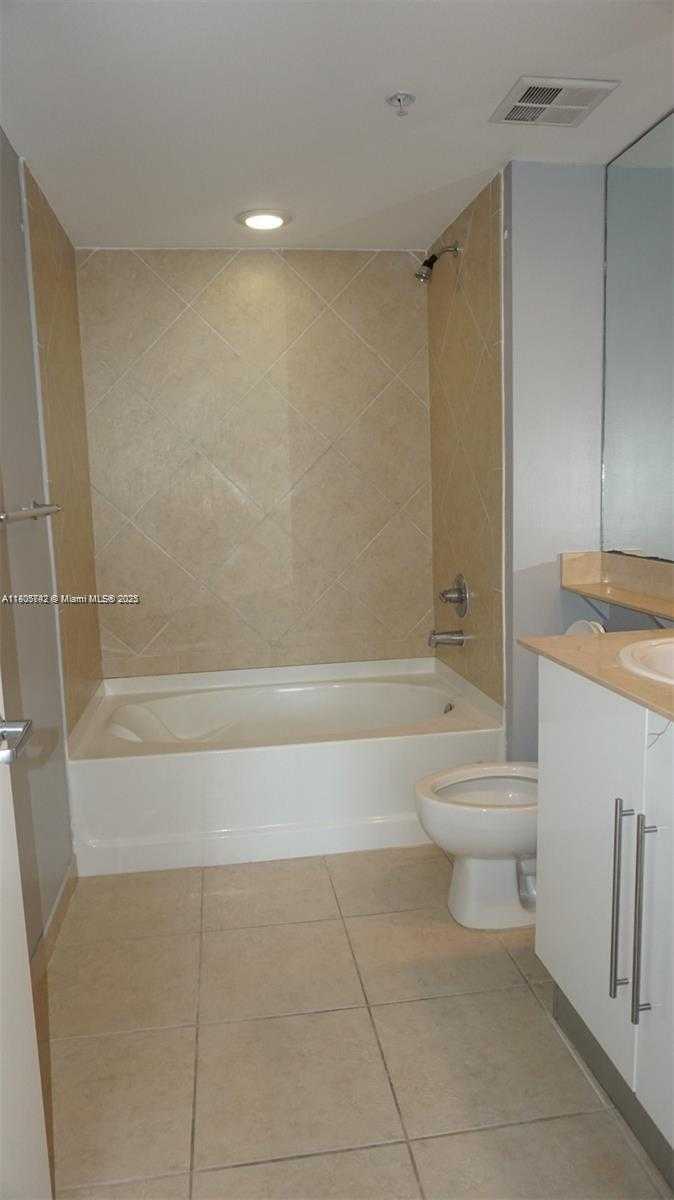 Small Image of 325 SOUTH BISCAYNE BLVD #2022, Miami Number 6