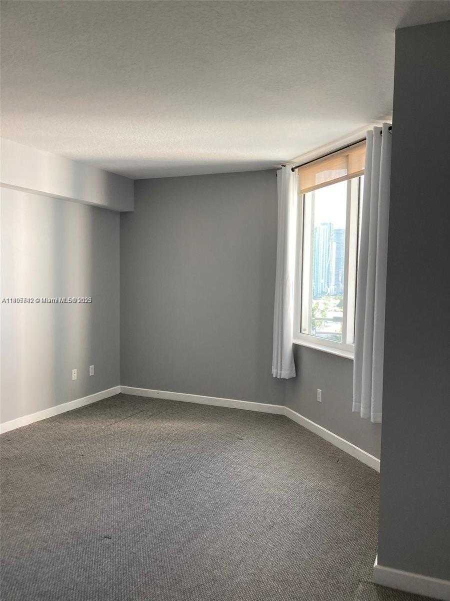 Small Image of 325 SOUTH BISCAYNE BLVD #2022, Miami Number 8