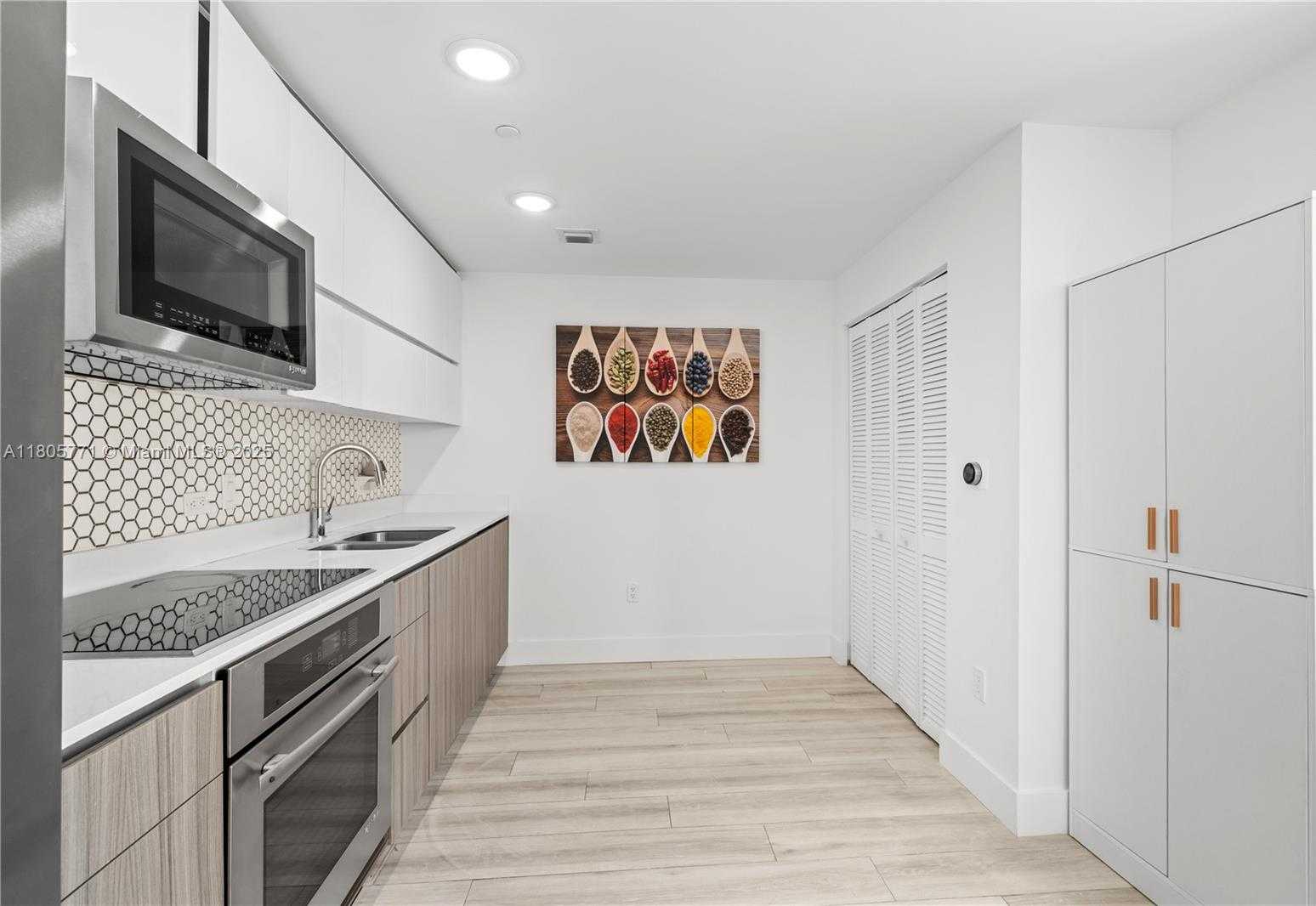Small Image of 600 NORTH EAST 27TH ST #TH103, Miami Number 10