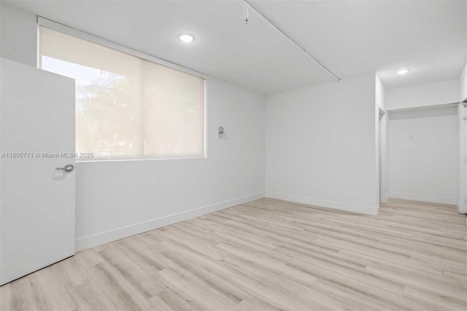 Small Image of 600 NORTH EAST 27TH ST #TH103, Miami Number 15