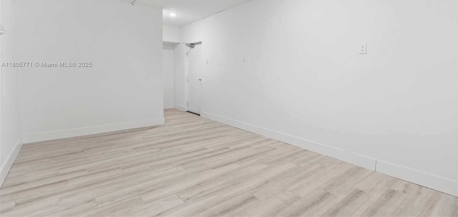 Small Image of 600 NORTH EAST 27TH ST #TH103, Miami Number 16