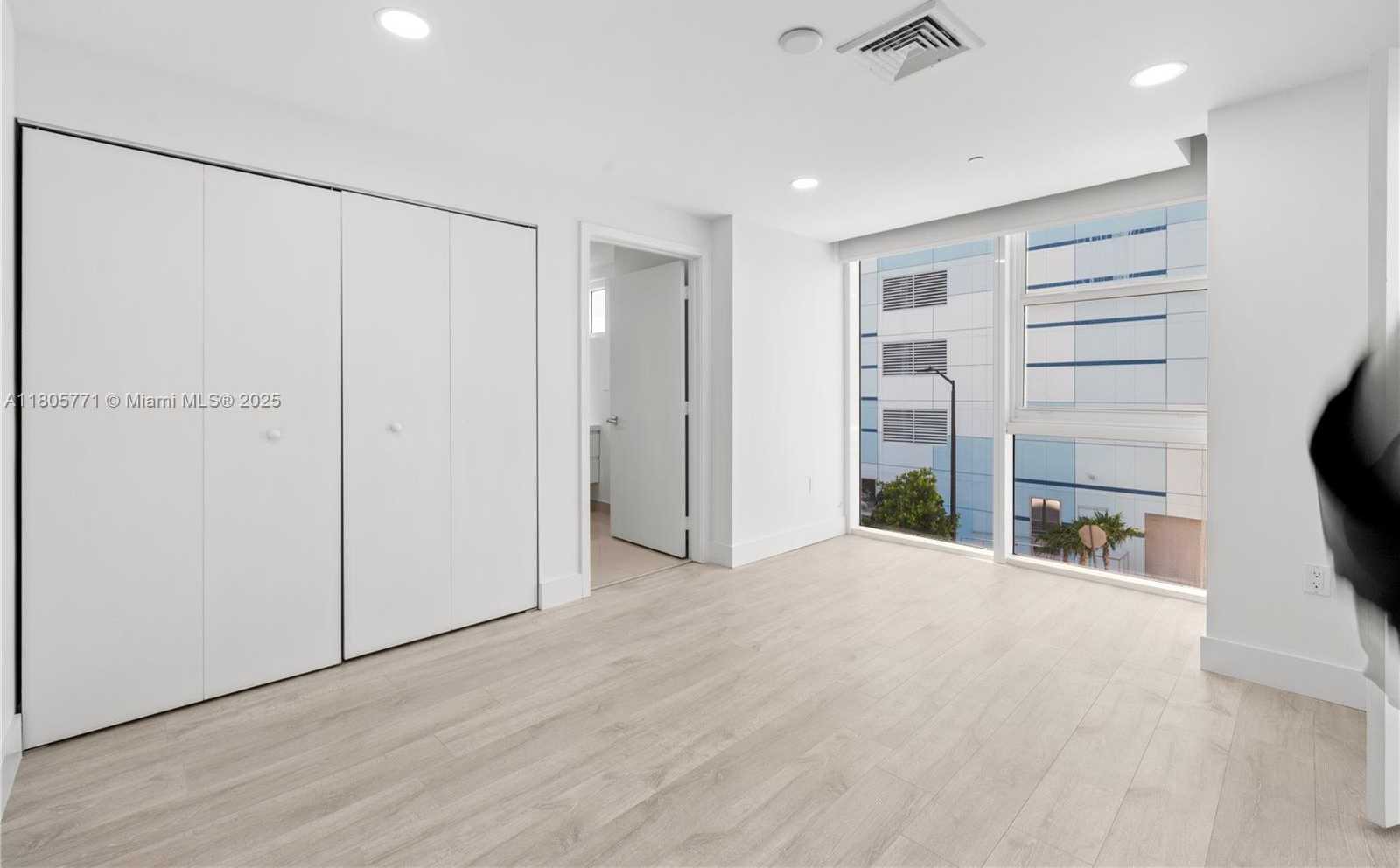 Small Image of 600 NORTH EAST 27TH ST #TH103, Miami Number 17