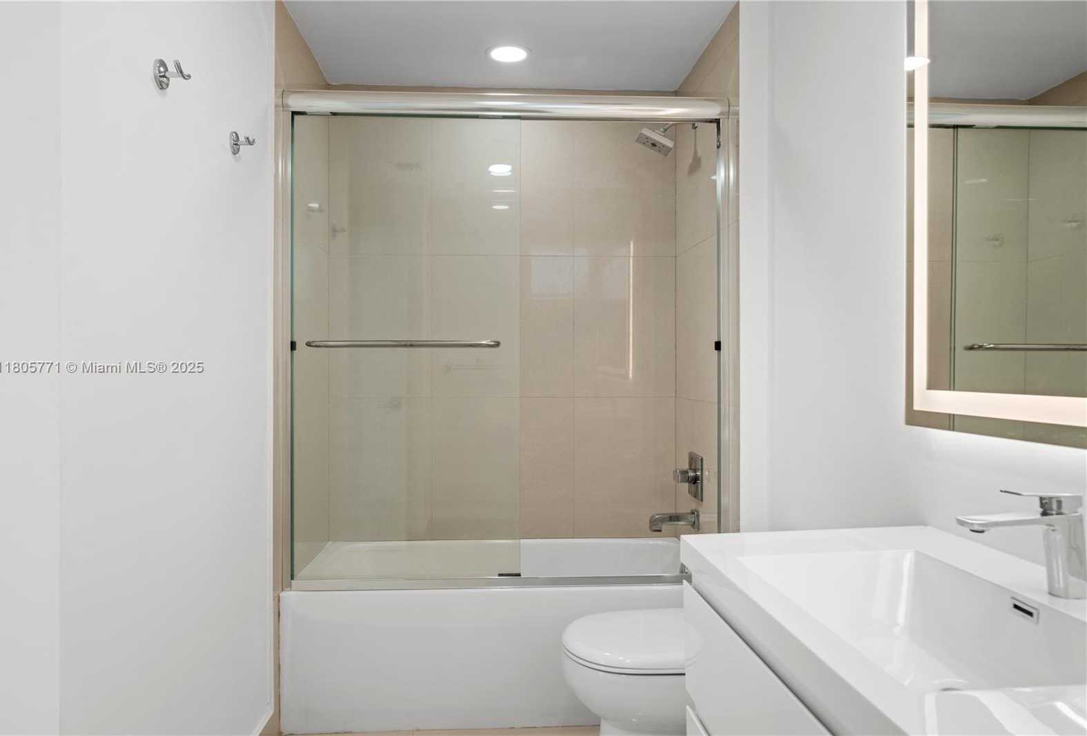 Small Image of 600 NORTH EAST 27TH ST #TH103, Miami Number 19
