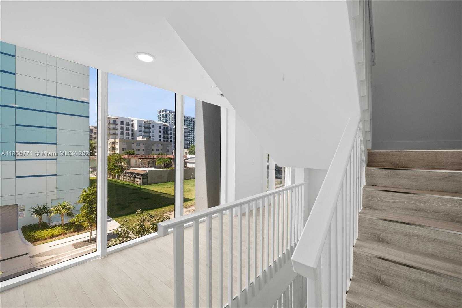Small Image of 600 NORTH EAST 27TH ST #TH103, Miami Number 22