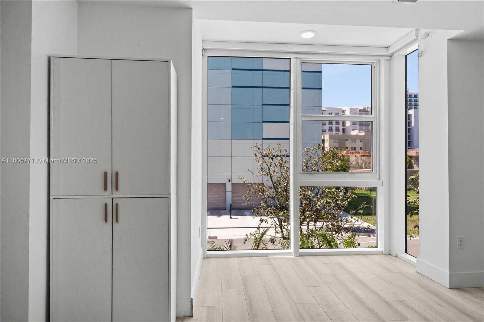 Small Image of 600 NORTH EAST 27TH ST #TH103, Miami Number 25