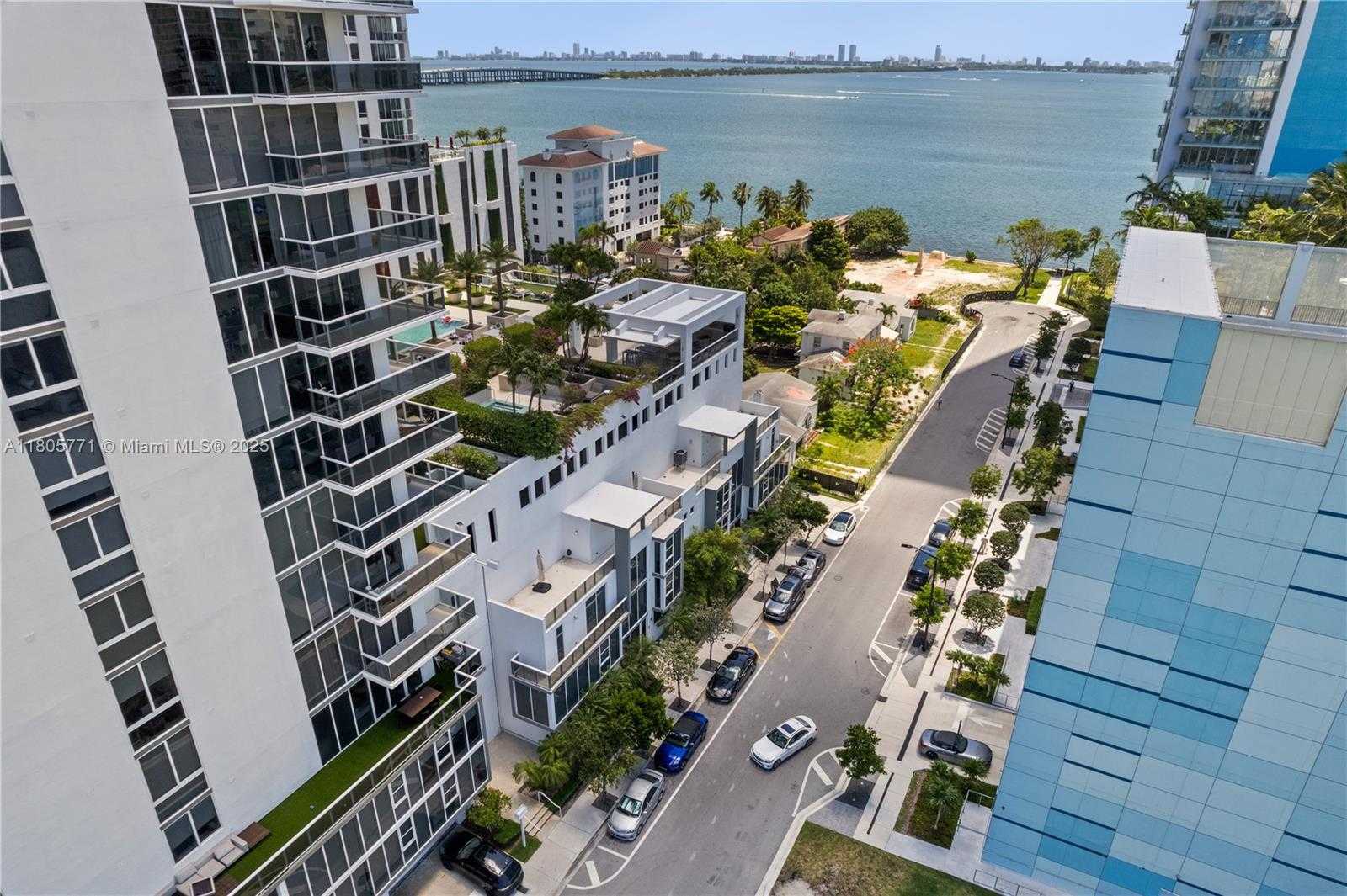 Small Image of 600 NORTH EAST 27TH ST #TH103, Miami Number 35