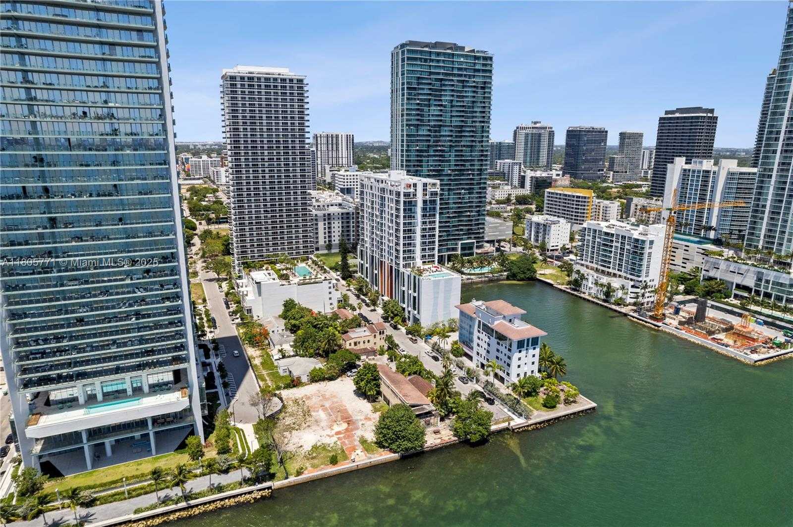 Small Image of 600 NORTH EAST 27TH ST #TH103, Miami Number 40