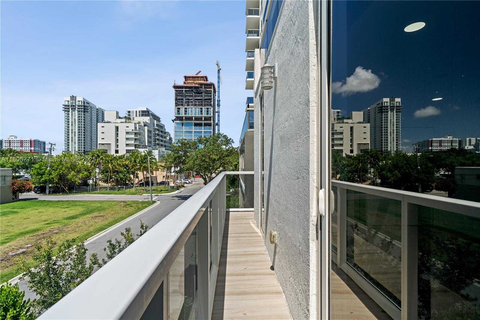 Small Image of 600 NORTH EAST 27TH ST #TH103, Miami Number 48