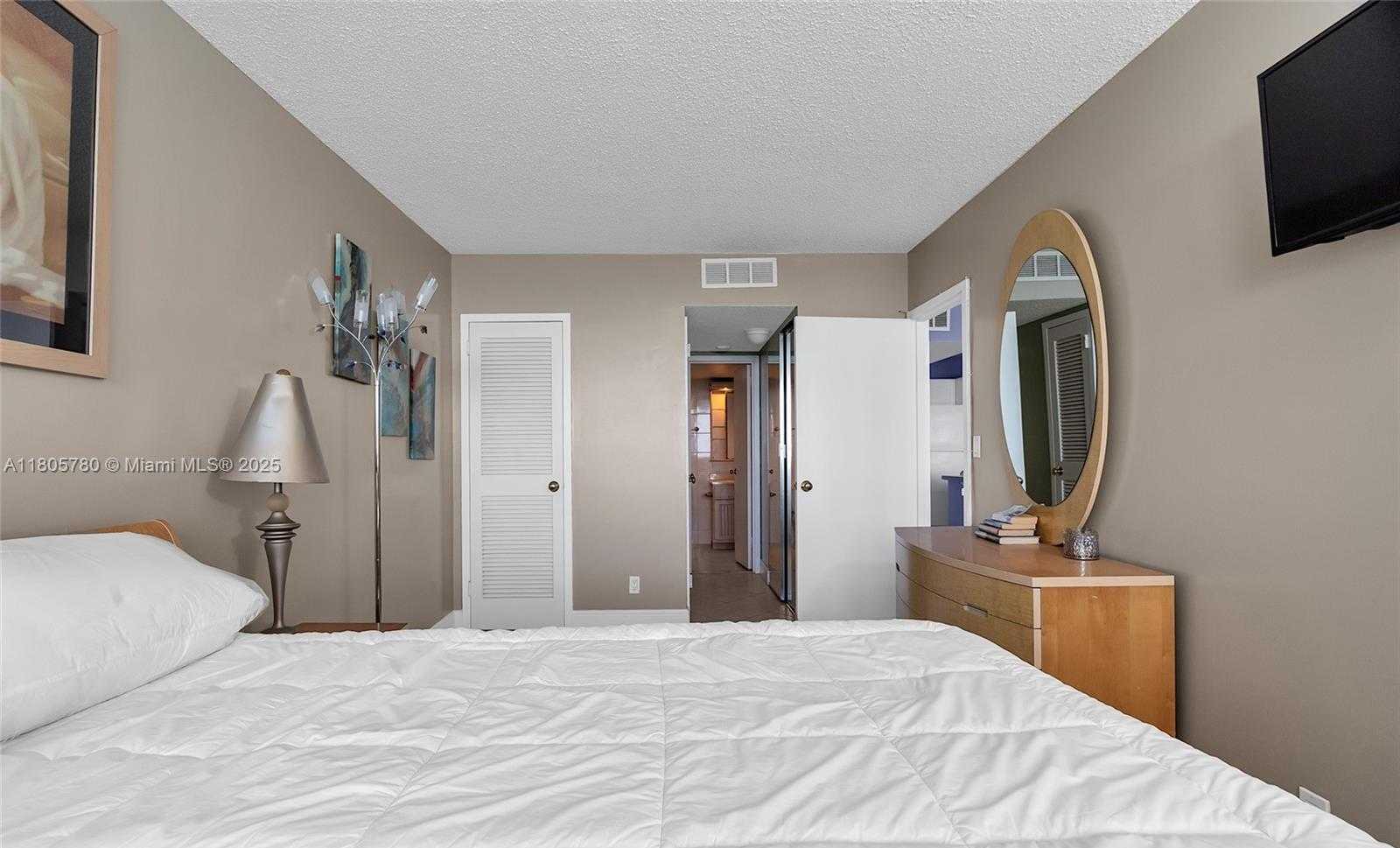 Small Image of 2030 SOUTH OCEAN DR #2116, Hallandale Beach Number 33