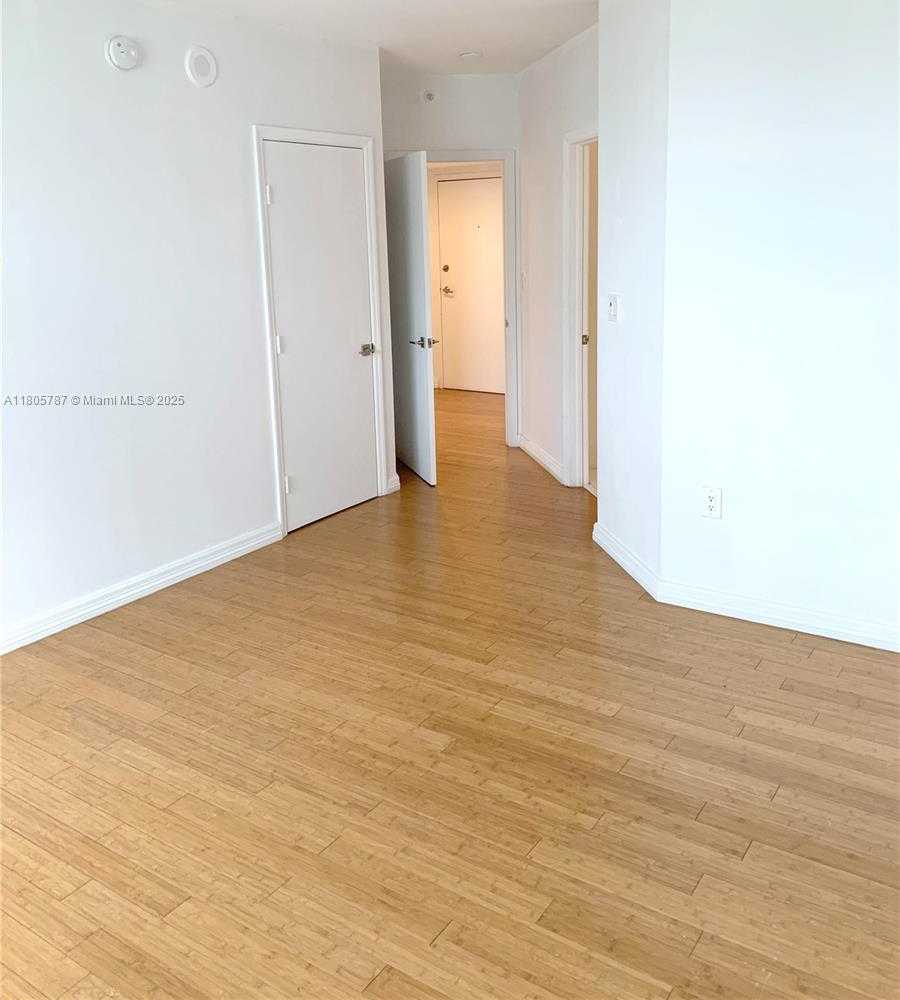 Small Image of 1330 WEST AVE #2207, Miami Beach Number 19