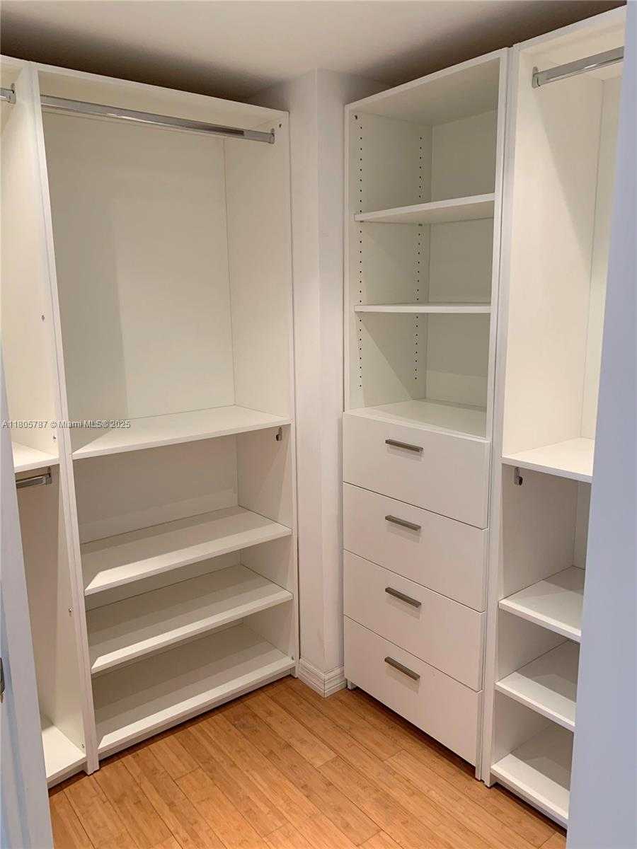 Small Image of 1330 WEST AVE #2207, Miami Beach Number 20