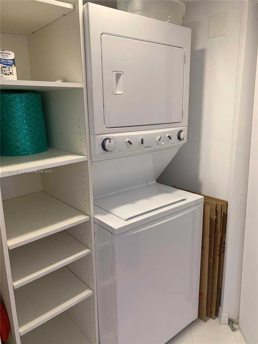 Small Image of 1330 WEST AVE #2207, Miami Beach Number 24
